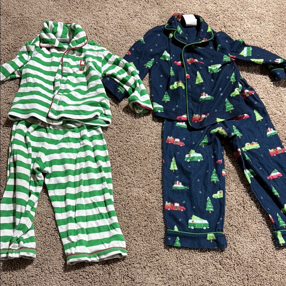 2T “B” Christmas pajama set
